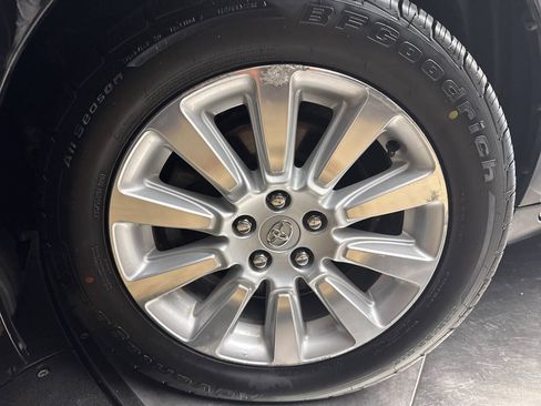 Used 2011 Toyota Sienna XLE w/ Premium Pkg AWD/4WD image 35