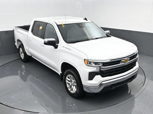 Used 2023 Chevrolet Silverado 1500 LT AWD/4WD image 19