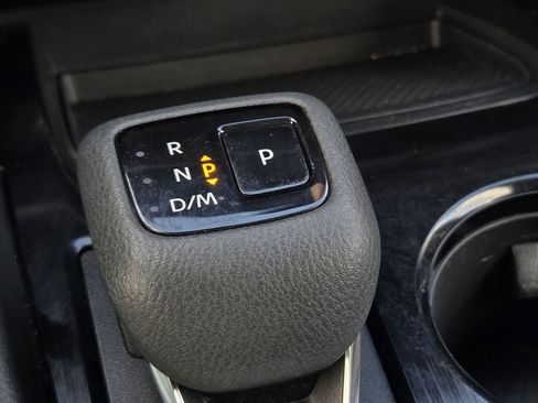 Used 2023 Nissan Rogue SV AWD/4WD image 19