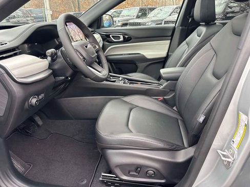 New 2026 Jeep Compass Limited w/ Sun, Sound & Navigation Group image 9