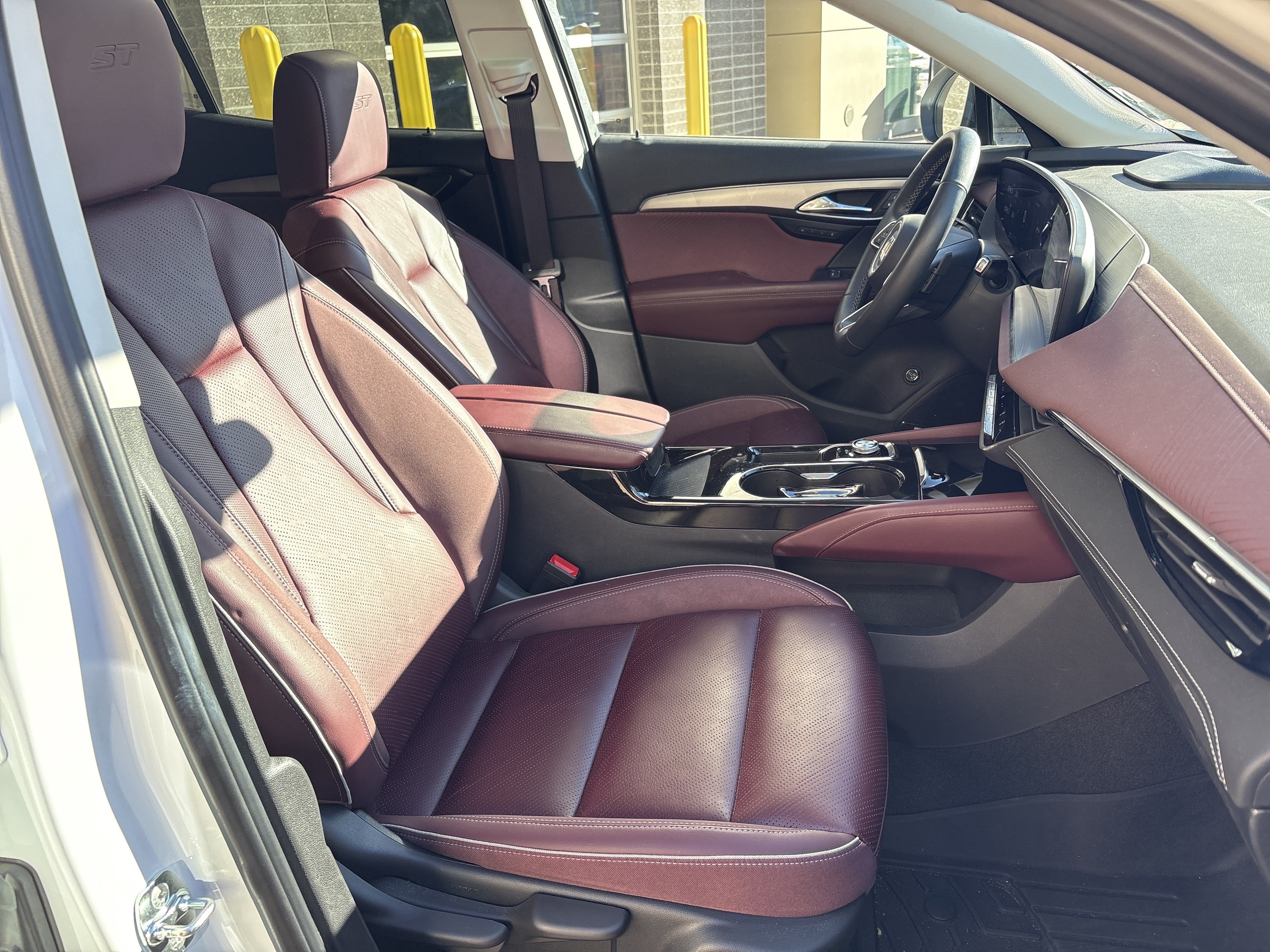 Used 2025 Buick Envision Sport Touring AWD/4WD image 33