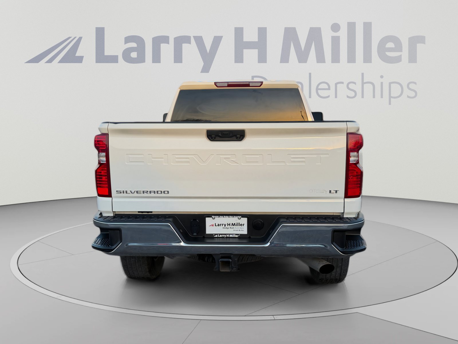 Used 2024 Chevrolet Silverado 2500 LT AWD/4WD image 4