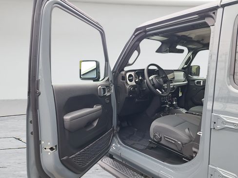 New 2026 Jeep Gladiator Sport AWD/4WD image 9