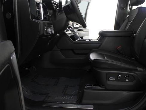 Used 2025 GMC Sierra 3500 Denali w/ Denali Reserve Package image 21