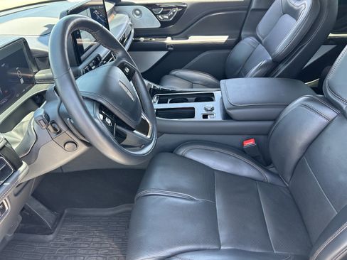 Used 2025 Lincoln Aviator Reserve w/ Equipment Group 201A AWD/4WD image 29