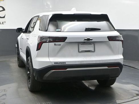 New 2026 Chevrolet Equinox LT w/ Convenience Package II image 13