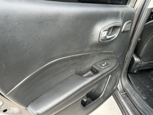 Used 2021 Jeep Compass Latitude w/ Sun and Sound Group image 18