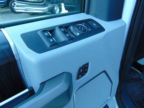 Used 2022 Ford F450 Limited w/ FX4 Off-Road Package image 8