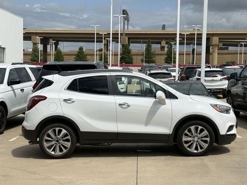 Used 2019 Buick Encore Preferred FWD image 3