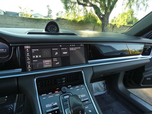 Used 2018 Porsche Panamera 4 image 63