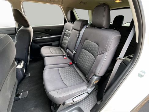 Used 2025 Nissan Pathfinder SV AWD/4WD image 17