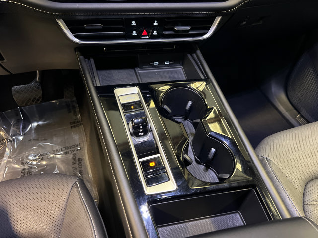 Certified 2024 Volkswagen Atlas SE FWD image 28