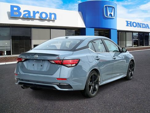 Used 2024 Nissan Sentra SR w/ SR Premium Package FWD image 5
