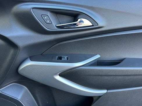 Used 2025 Chevrolet Trax LS image 19