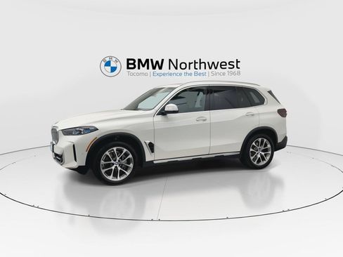 Used 2025 BMW X5 xDrive40i w/ Parking Assistance Package AWD/4WD image 10