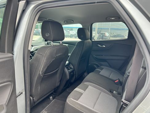 Used 2025 Chevrolet Blazer LT FWD image 10