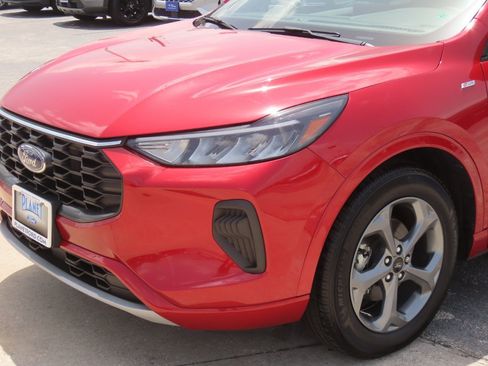 Used 2024 Ford Escape ST-Line w/ Equipment Group 301A FWD image 2