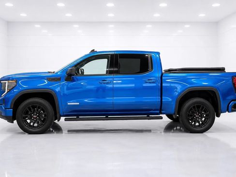 Used 2023 GMC Sierra 1500 Elevation AWD/4WD image 2