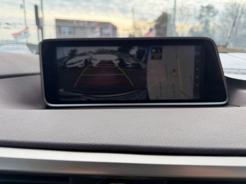 Used 2018 Lexus RX 450h AWD image 19