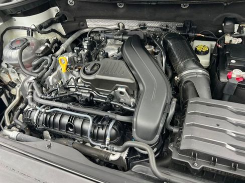 Used 2022 Volkswagen Taos S image 32