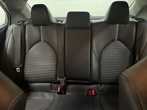 Used 2018 Toyota Camry SE FWD image 28