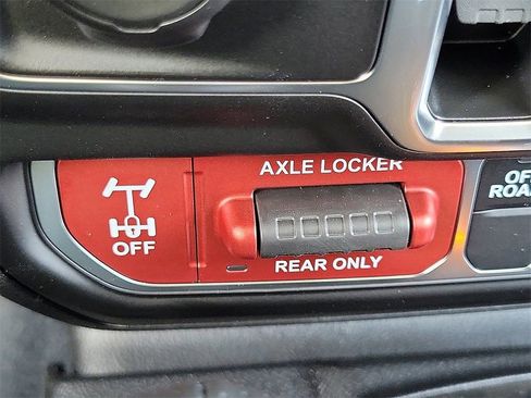 New 2025 Jeep Gladiator Mojave w/ Convenience Group image 12