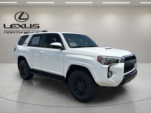 Used 2018 Toyota 4Runner TRD Off-Road AWD/4WD image 4