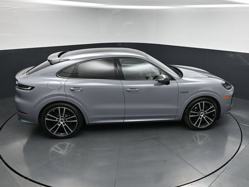 New 2026 Porsche Cayenne Turbo AWD/4WD image 20
