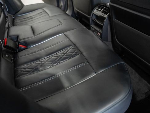 Used 2021 BMW M550i xDrive w/ Premium Package image 43