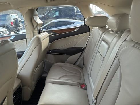 Used 2019 Lincoln MKC Select w/ Select Plus Package image 15