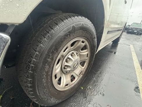 Used 2012 Nissan NV 2500 SV w/ Side Curtain Airbag Pkg image 2