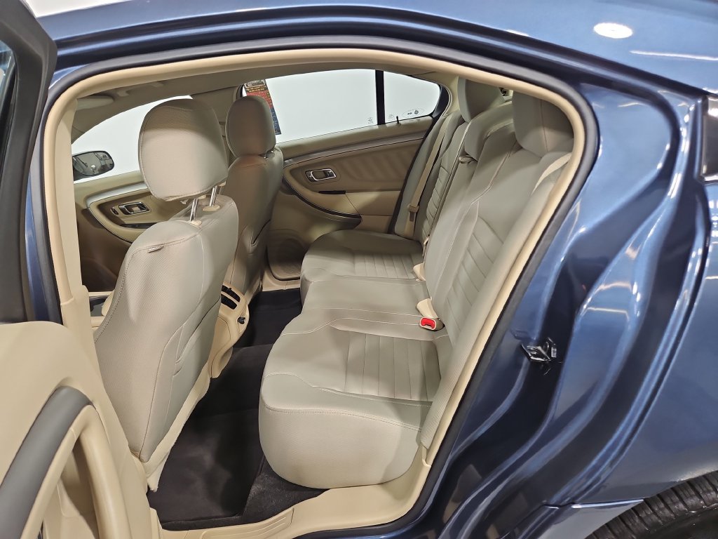 Used 2018 Ford Taurus SE FWD image 24