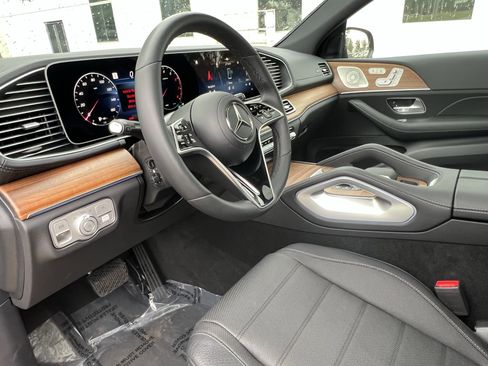 Used 2025 Mercedes-Benz GLE 450 450 4MATIC Coupe w/ Driver Assistance Package image 17