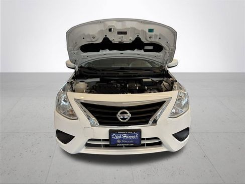 Used 2019 Nissan Versa SV FWD image 4
