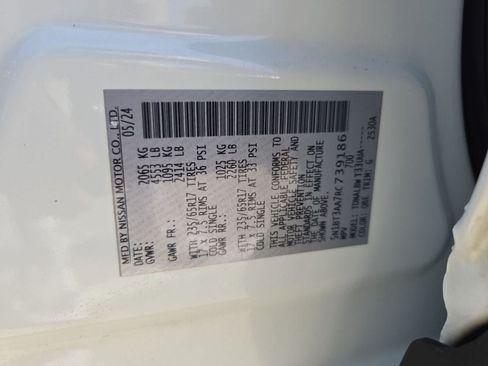 Used 2024 Nissan Rogue S FWD image 32