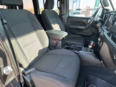 Used 2022 Jeep Wrangler Unlimited Sport image 30