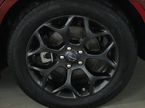 Used 2022 Chrysler 300 Touring w/ Sport Appearance Package image 37