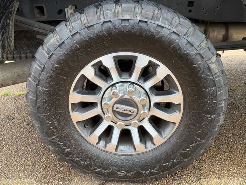 Used 2019 Ford F250 Lariat w/ Lariat Ultimate Package AWD/4WD image 14