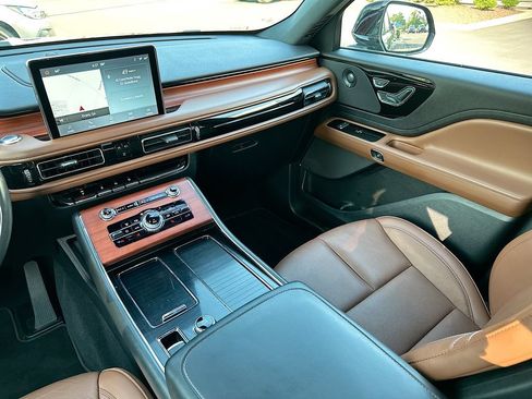 Certified 2023 Lincoln Aviator Reserve w/ Class IV Trailer Tow Package RWD image 20