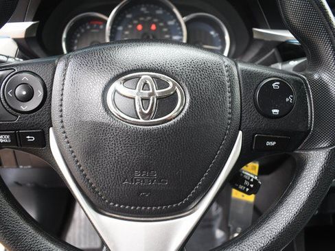 Used 2016 Toyota Corolla LE FWD image 30