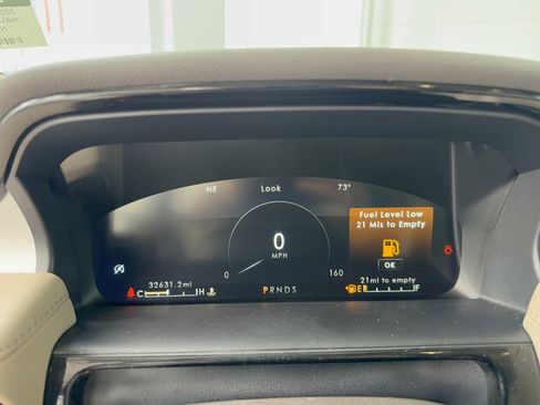 Used 2022 Lincoln Nautilus FWD w/ Premium Package image 16