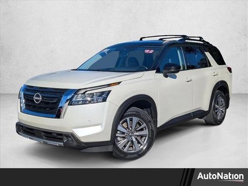Used 2022 Nissan Pathfinder SL image 1