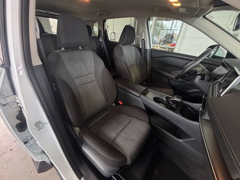 Used 2026 Nissan Rogue SV FWD image 37