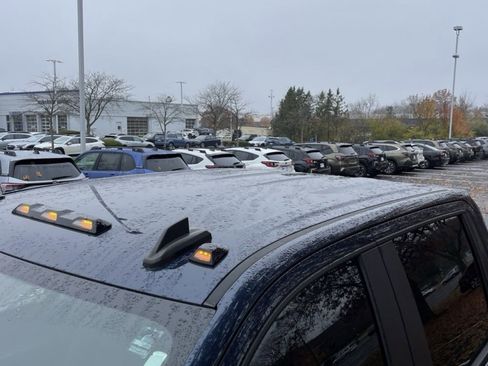 Used 2021 Chevrolet Silverado 2500 Custom w/ Custom Value Package image 9