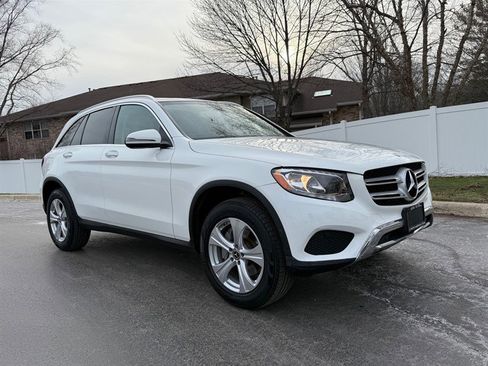 Used 2018 Mercedes-Benz GLC 300 4MATIC image 4