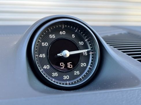 Certified 2025 Porsche Cayenne Coupe image 19