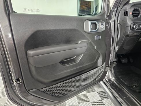 New 2026 Jeep Wrangler Unlimited Rubicon AWD/4WD image 20