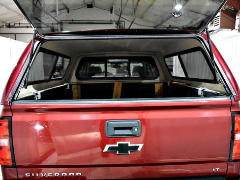 Used 2018 Chevrolet Silverado 1500 LT w/ All Star Edition image 23