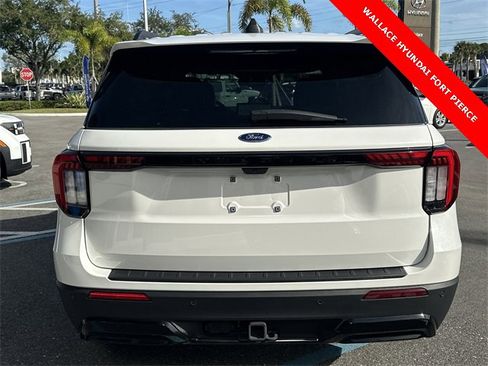 Used 2025 Ford Explorer ST-Line w/ Premium Package image 7