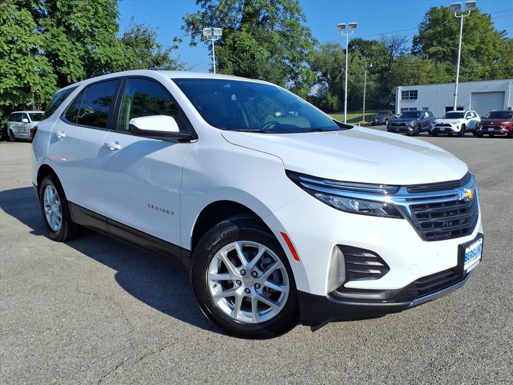 Used 2023 Chevrolet Equinox LT FWD image 2